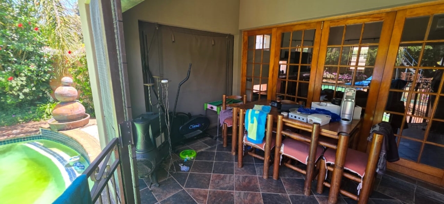 5 Bedroom Property for Sale in Wilkoppies North West